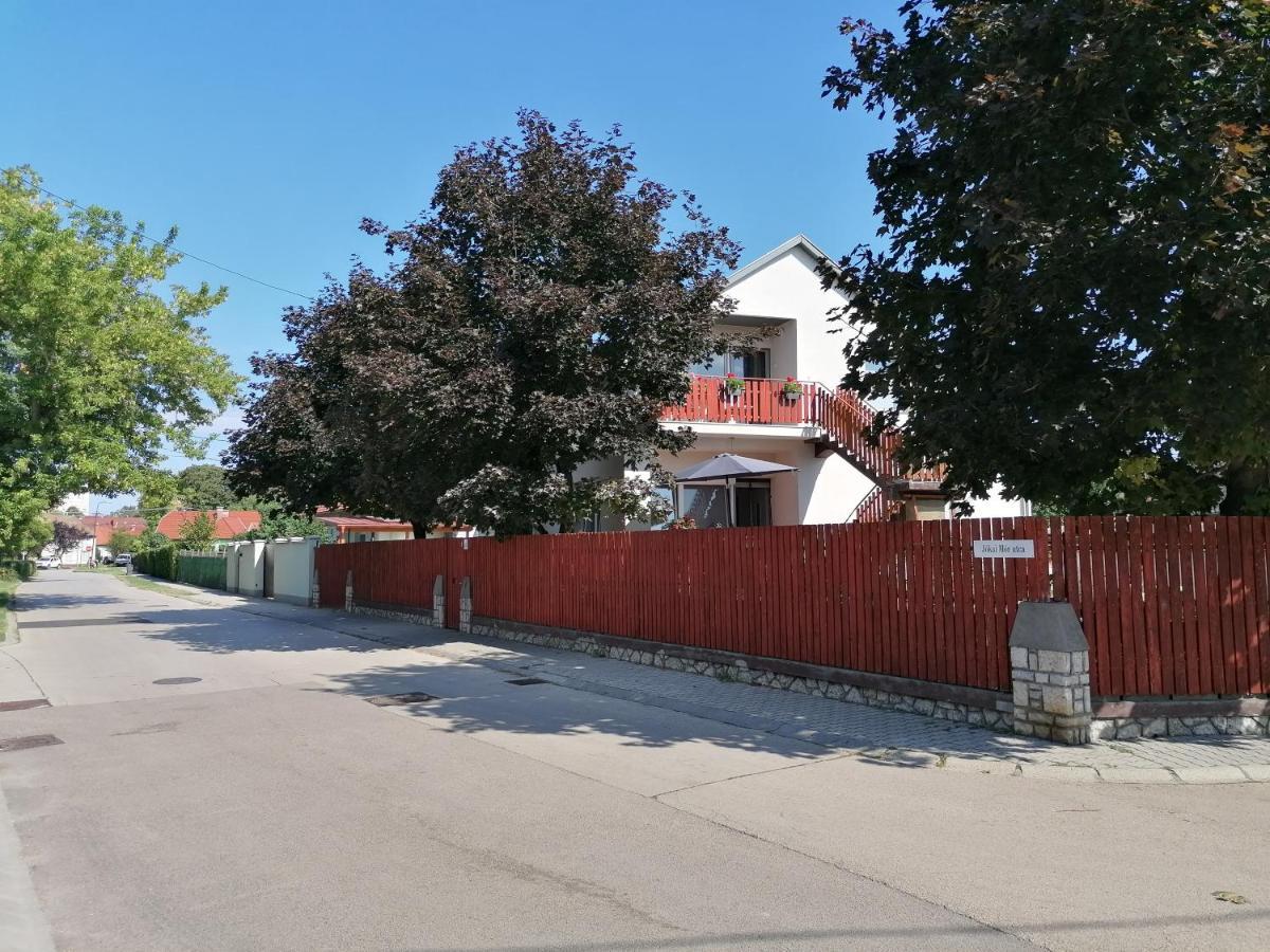 Mimi Vendeghaz Apartment Siofok Bagian luar foto
